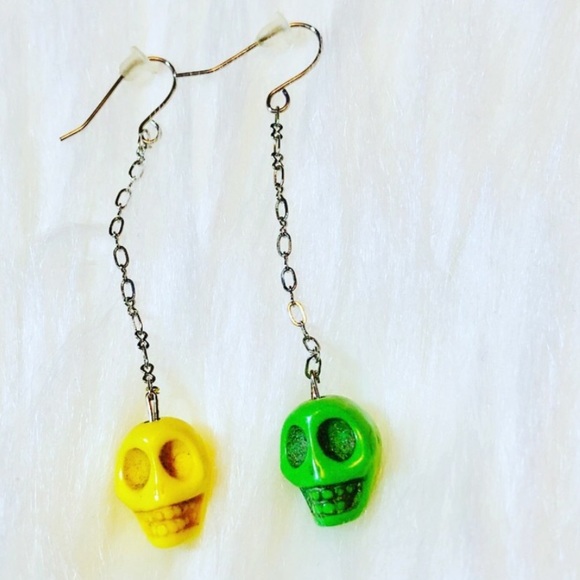 Drop Skull Chain Earrings - Picture 1 of 8